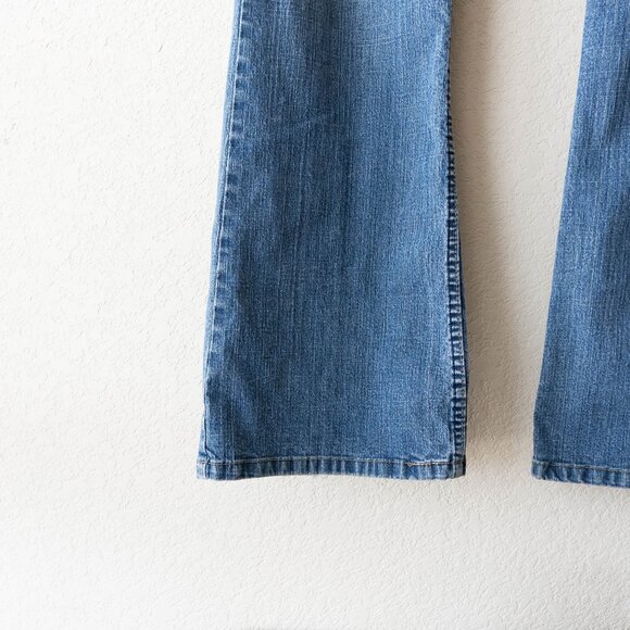 Levi’s Signature Bootcut Jeans | Size 16L Low Rise Stretch Denim - Picture 5 of 7